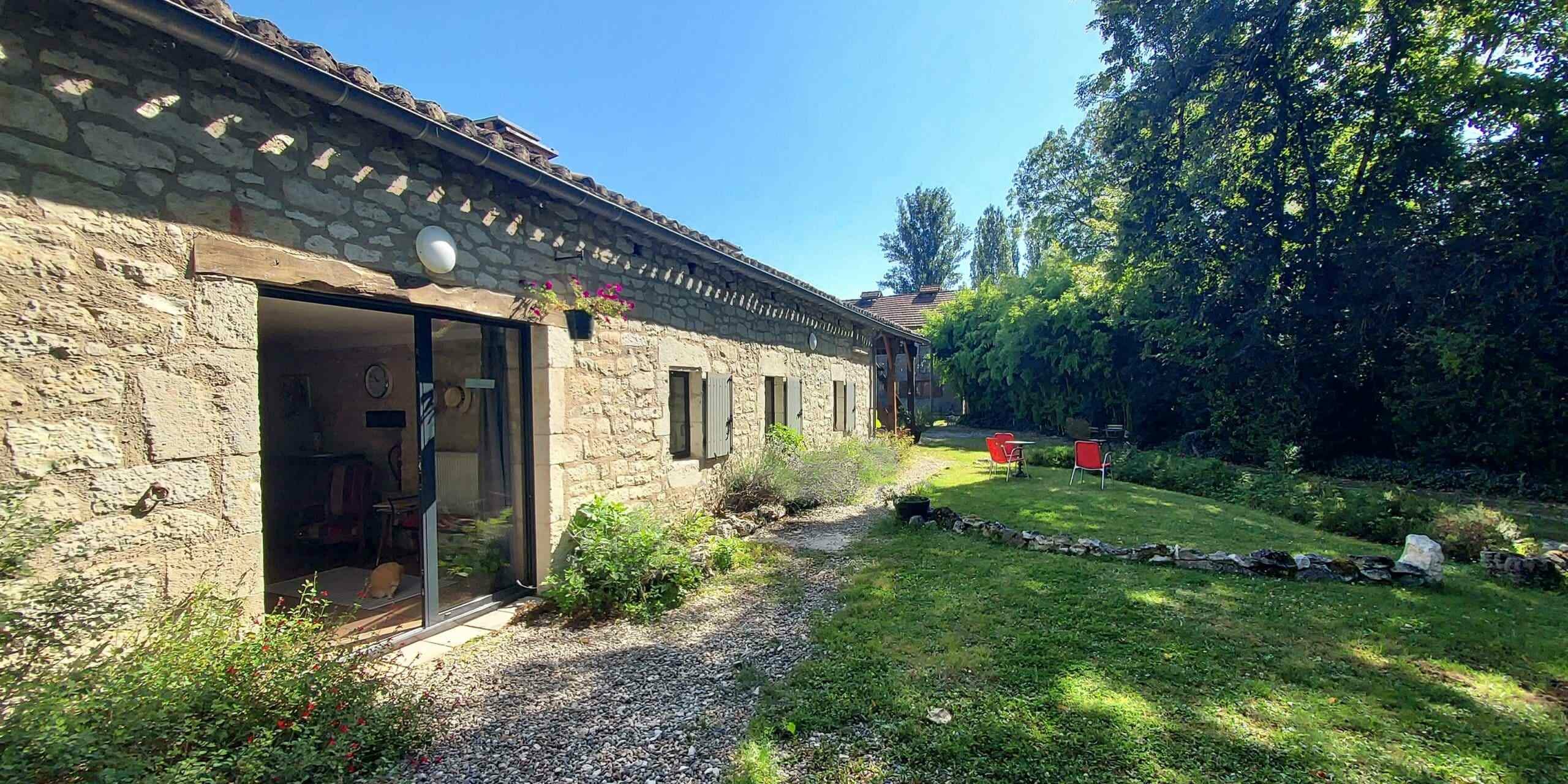 vue de l'ancienne étable rénovée